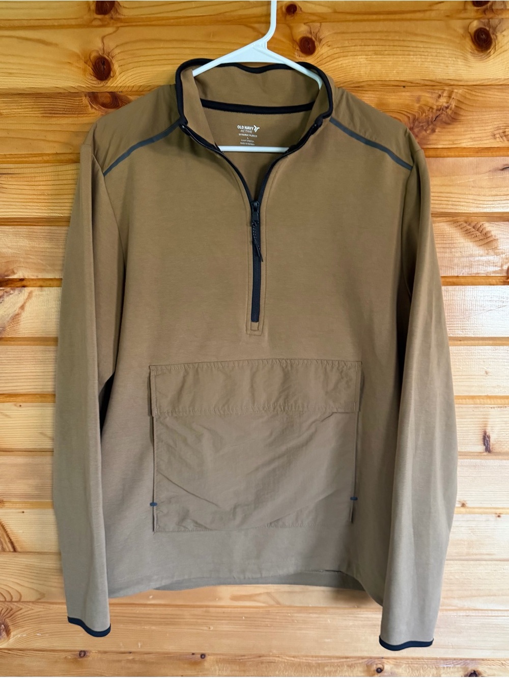 Old Navy Men's Dynamic Fleece 4 Way Stretch Quarter-Zip Shirt Jacket in Brown